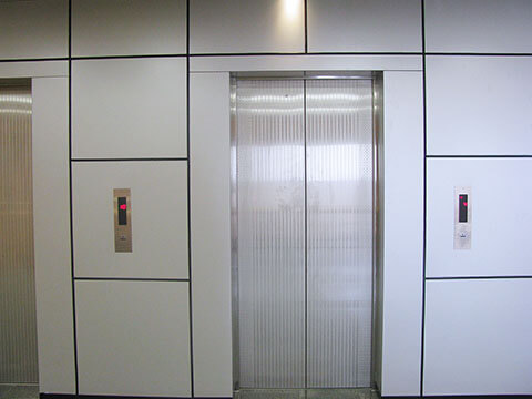 نمای آسانسور بازرگانی